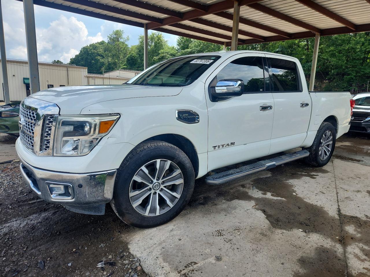 2017 NISSAN TITAN