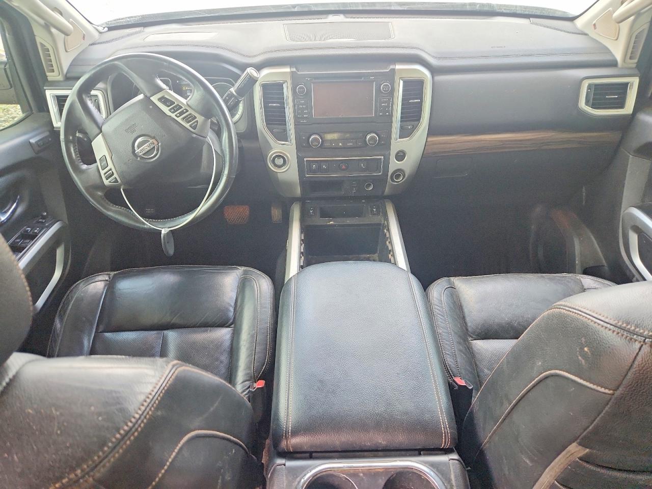 2017 NISSAN TITAN