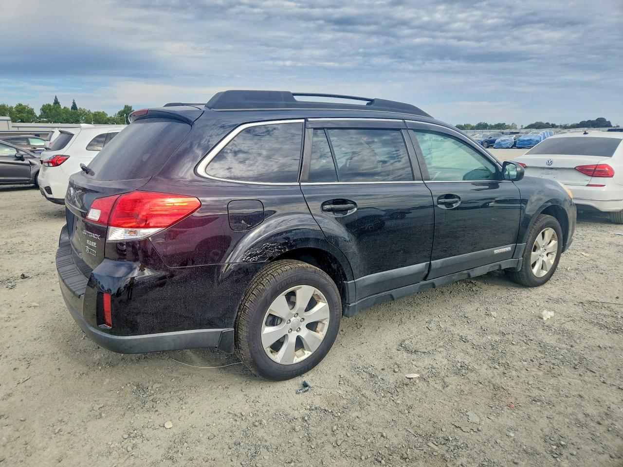 2011 SUBARU OUTBACK
