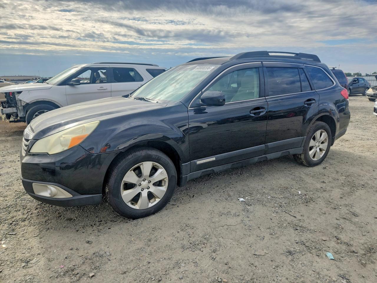 2011 SUBARU OUTBACK