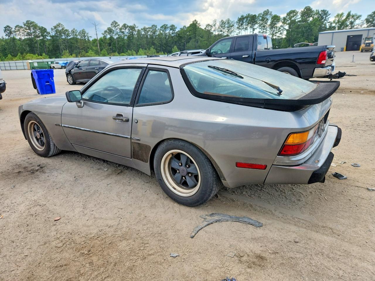 1985 PORSCHE 944