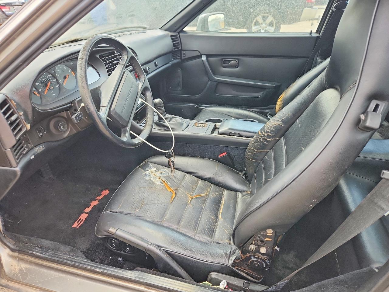 1985 PORSCHE 944