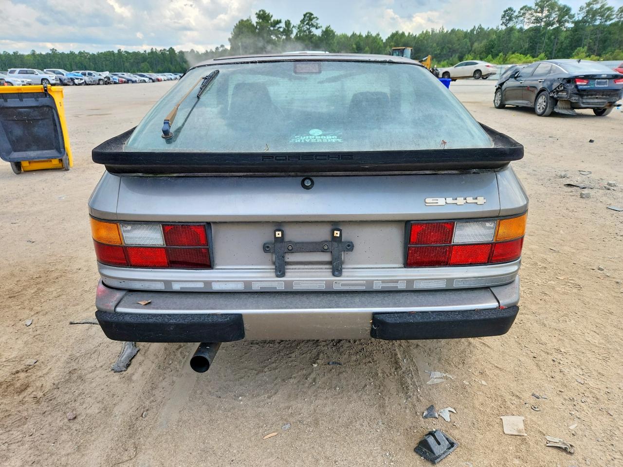 1985 PORSCHE 944