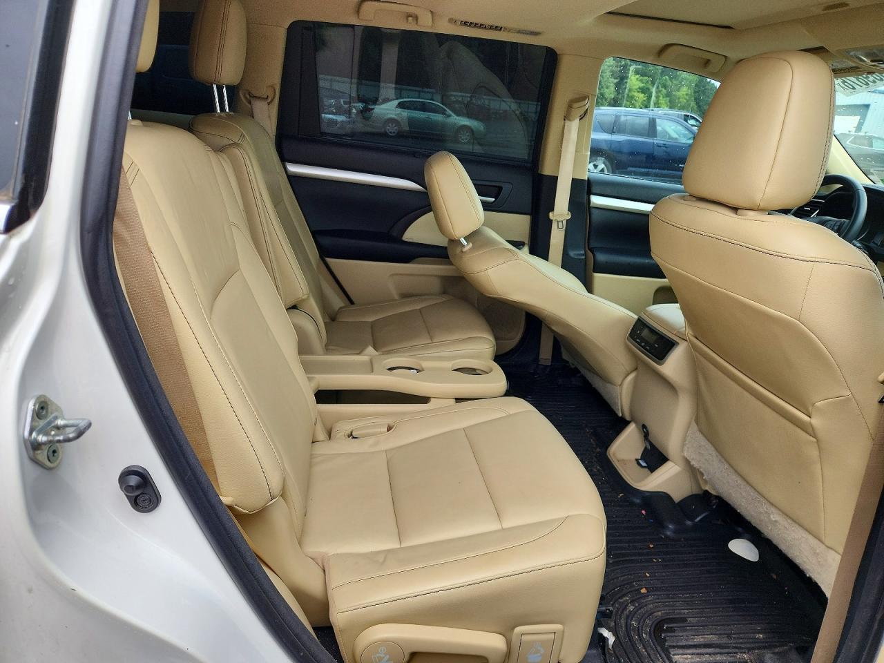 2016 TOYOTA HIGHLANDER