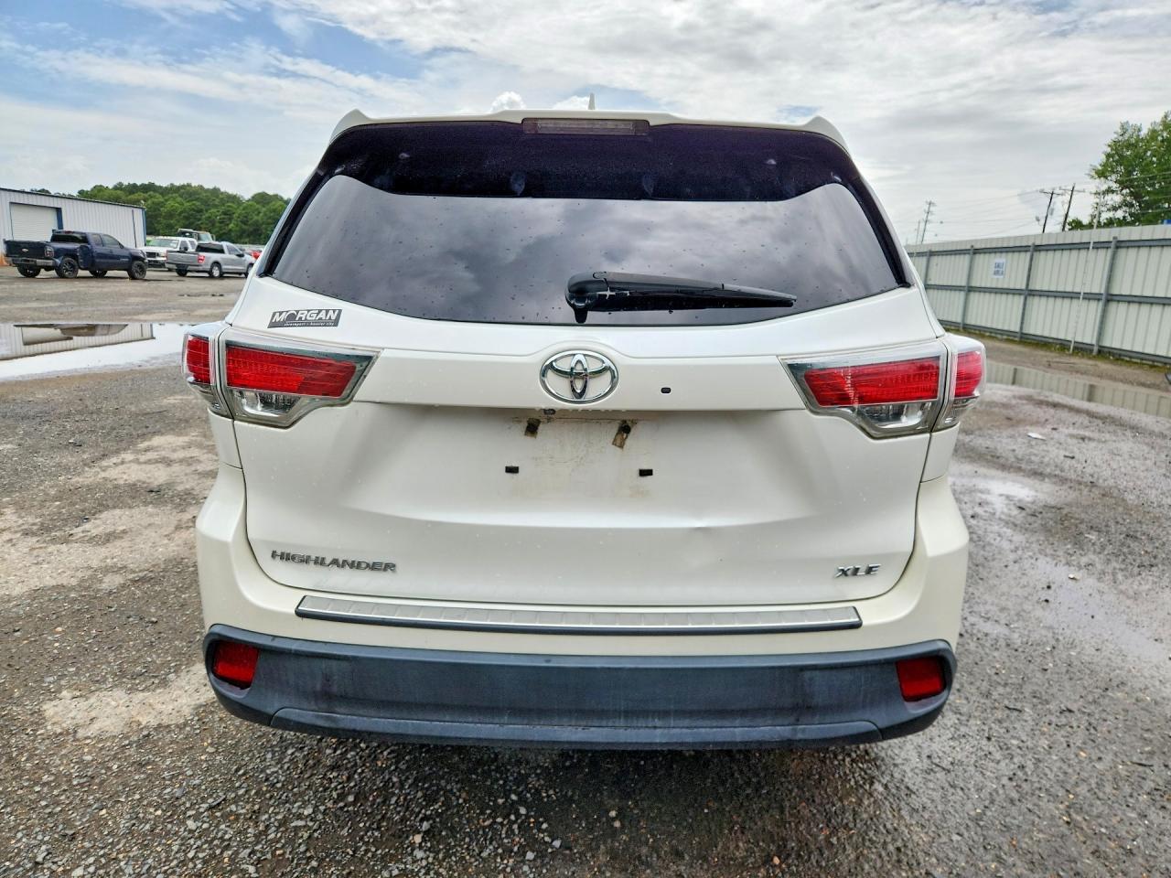 2016 TOYOTA HIGHLANDER