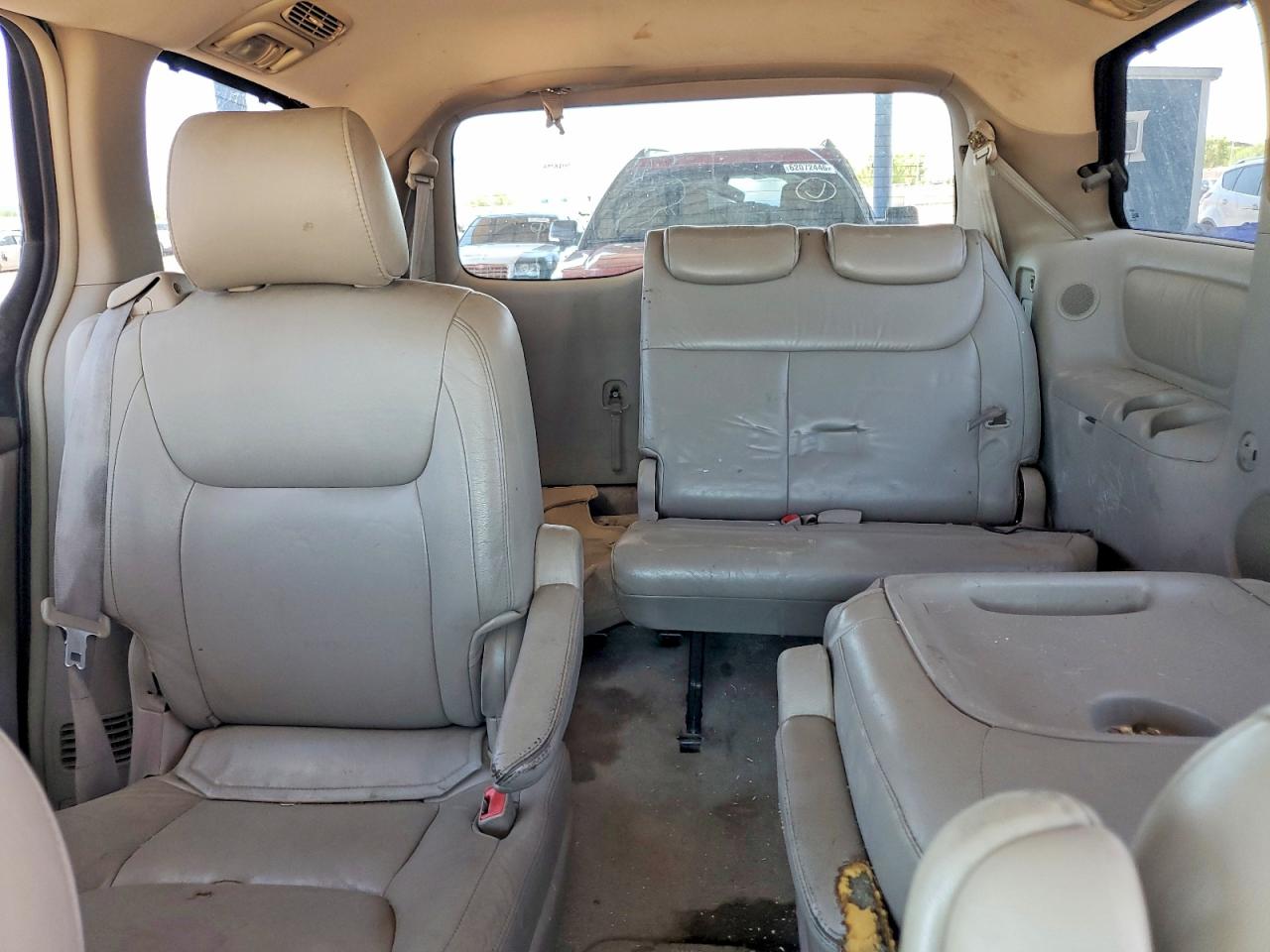 2004 TOYOTA SIENNA