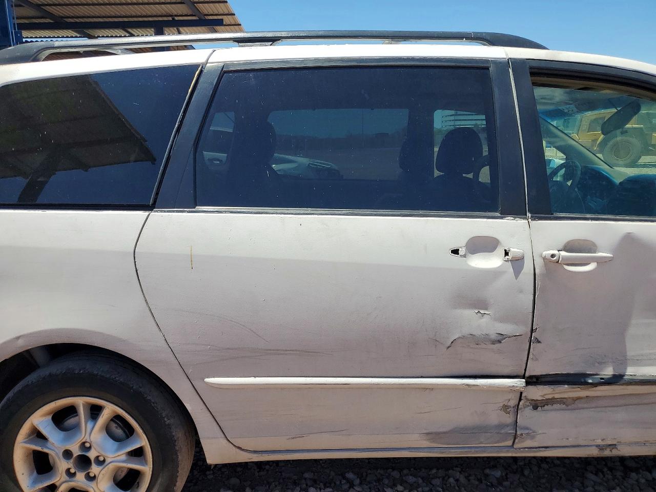 2004 TOYOTA SIENNA