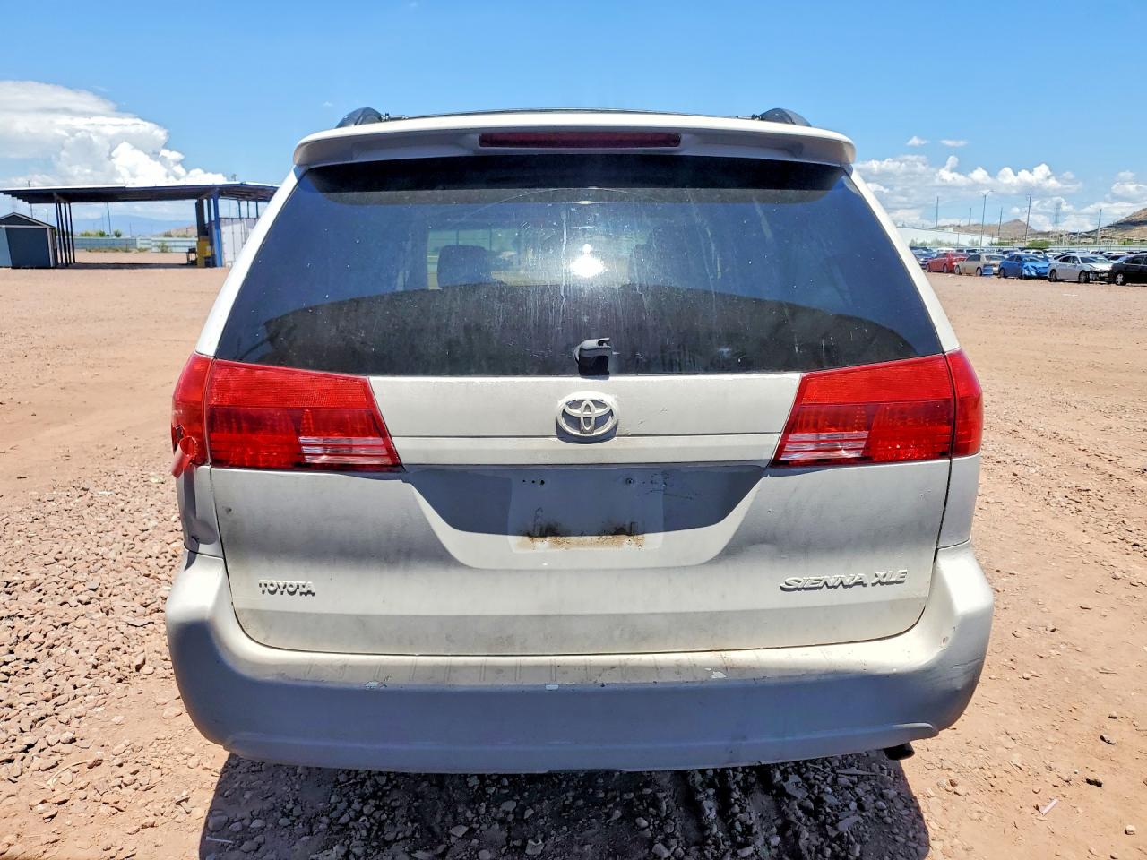 2004 TOYOTA SIENNA