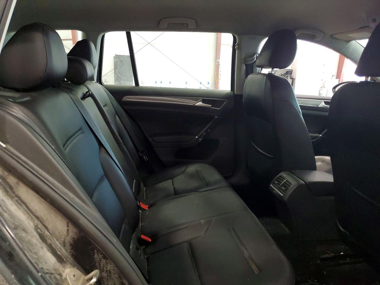 2017 VOLKSWAGEN GOLF