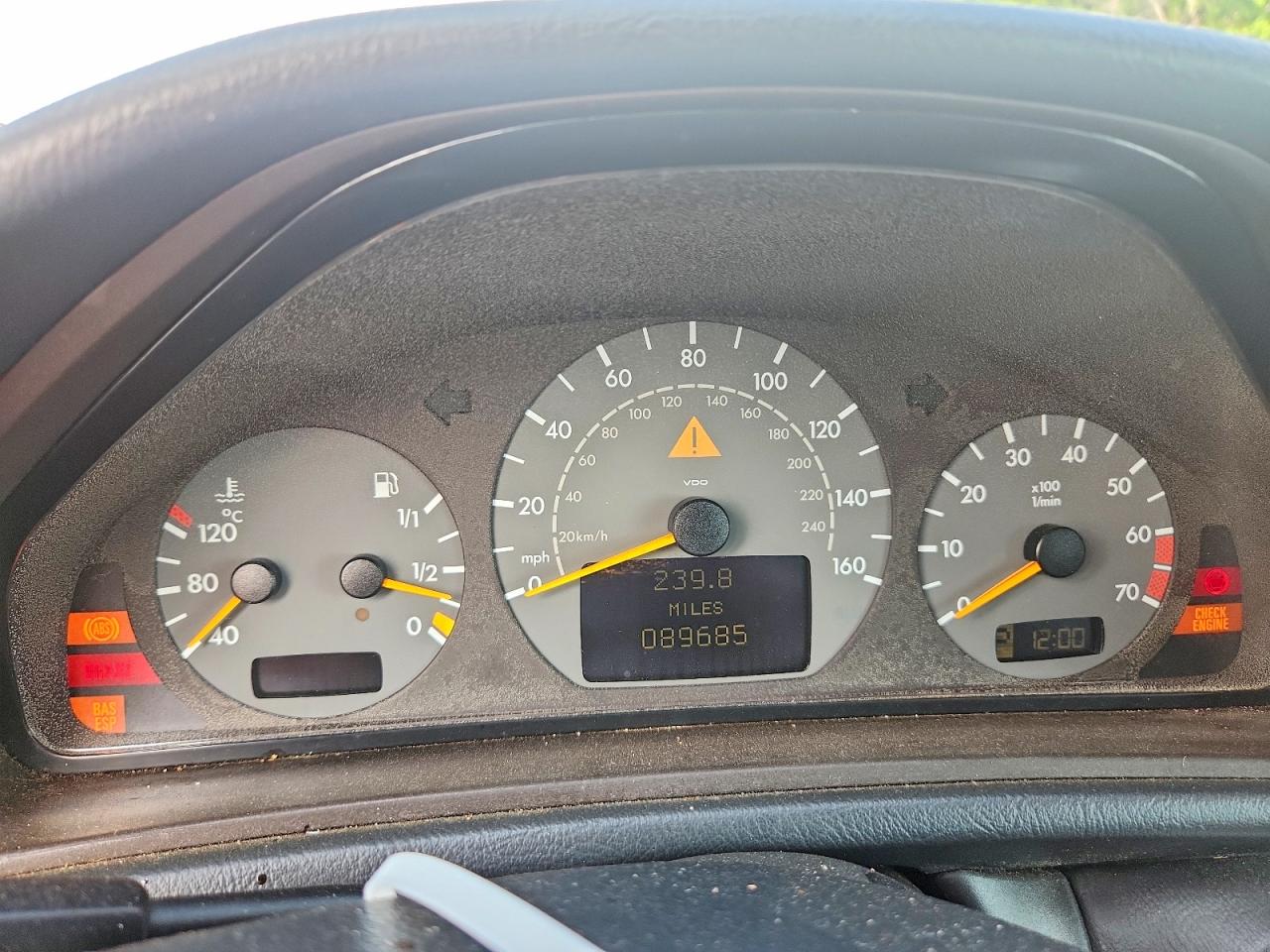 2001 MERCEDES-BENZ CLK-CLASS