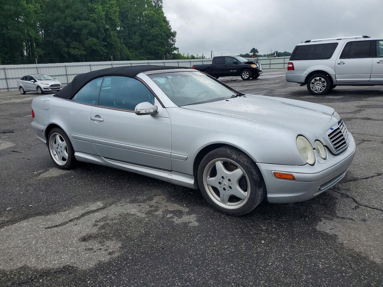 2001 MERCEDES-BENZ CLK-CLASS