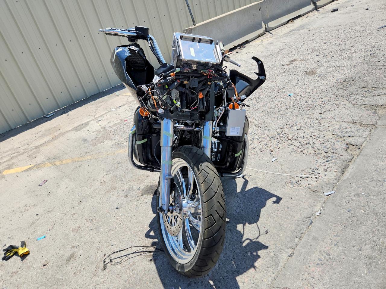 2011 HARLEY-DAVIDSON FL