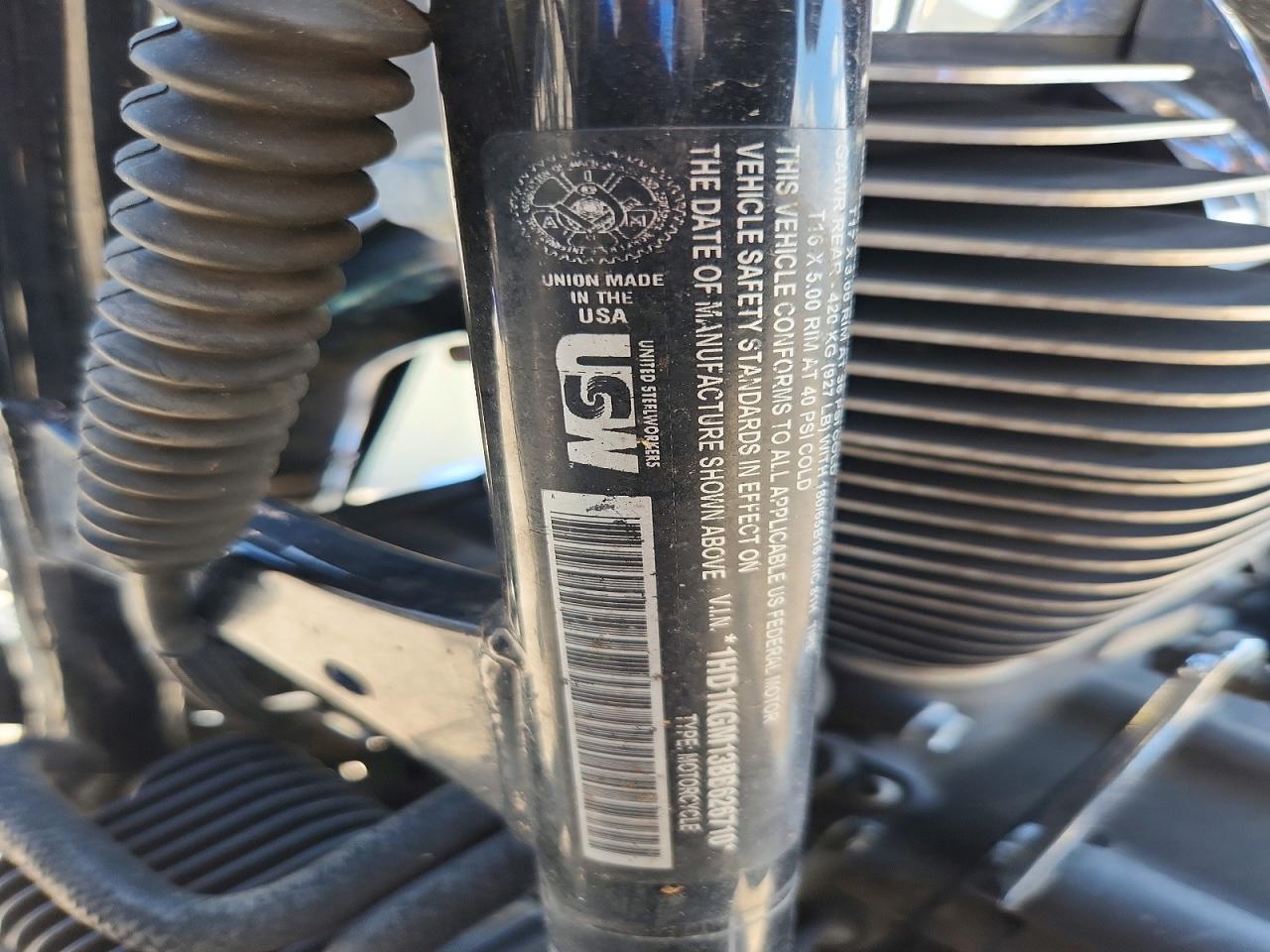 2011 HARLEY-DAVIDSON FL