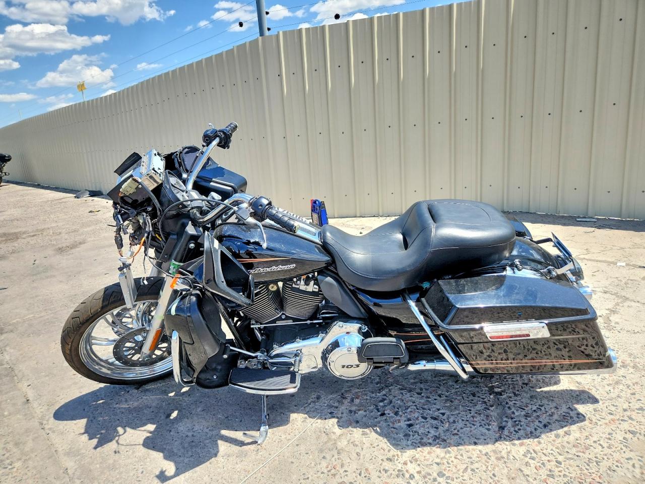 2011 HARLEY-DAVIDSON FL