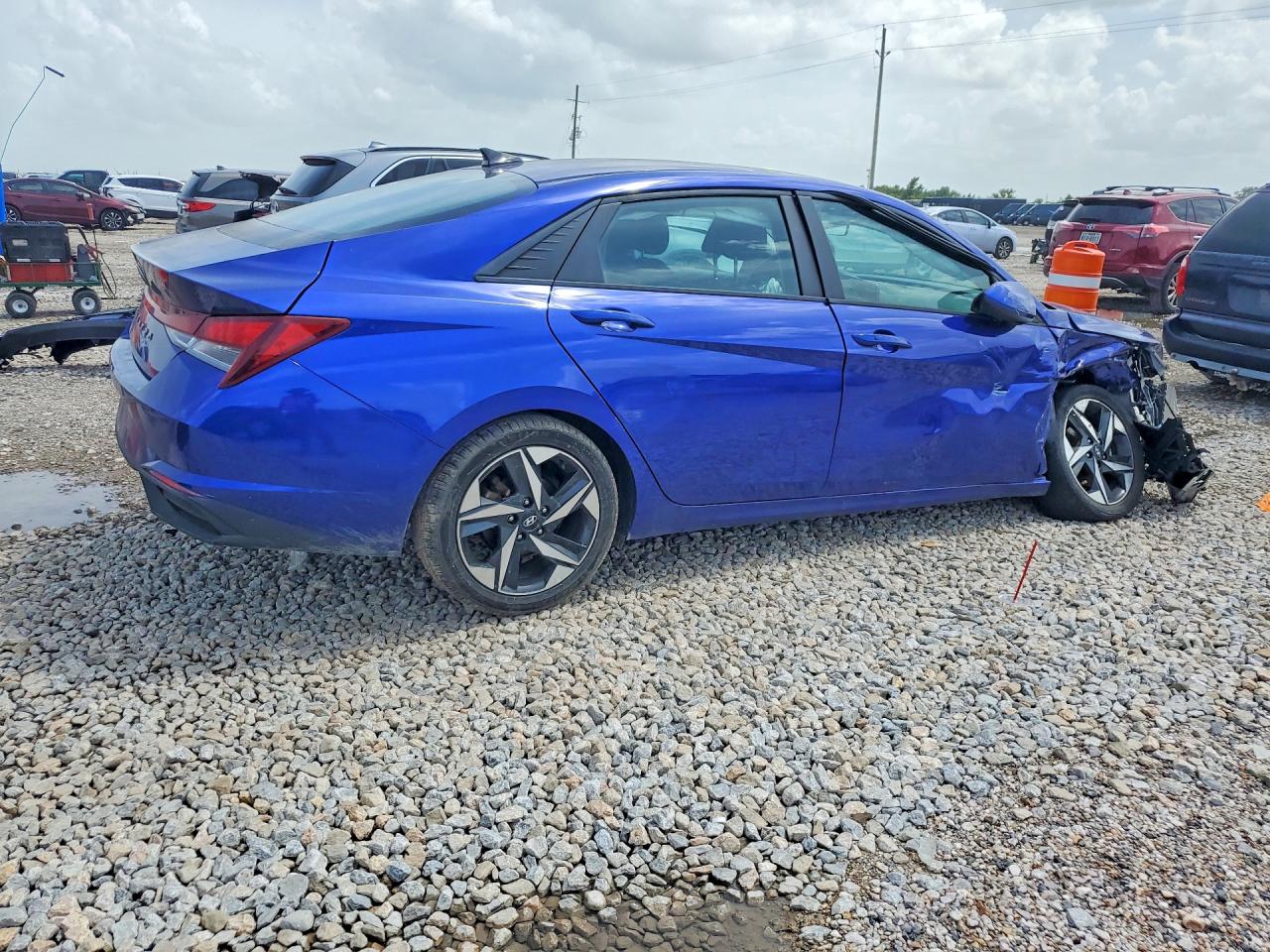 2023 HYUNDAI ELANTRA