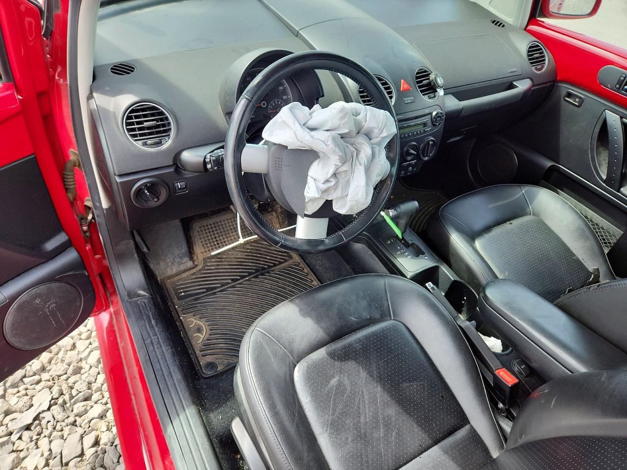 2010 VOLKSWAGEN BEETLE