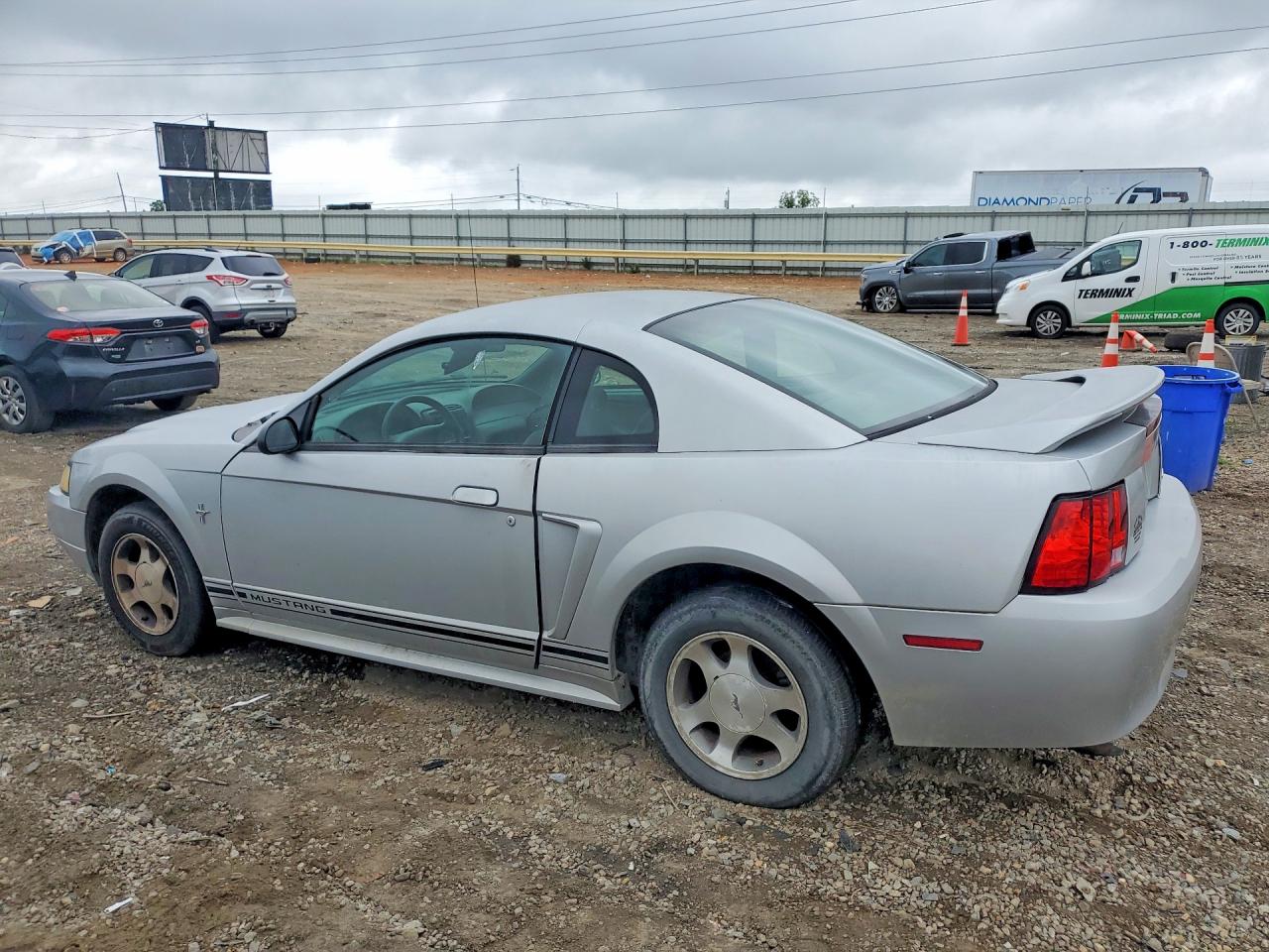 2000 FORD MUSTANG