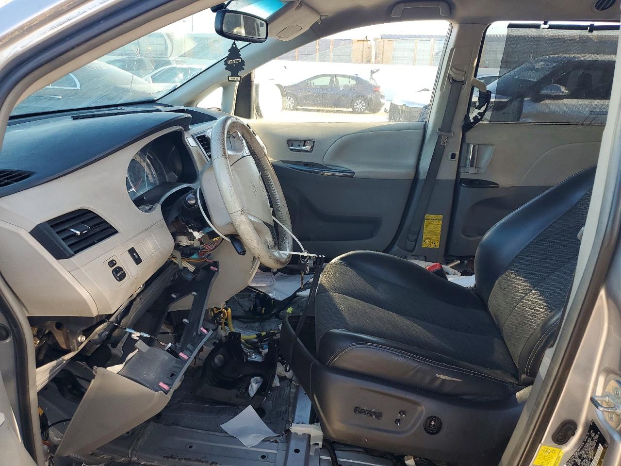 2013 TOYOTA SIENNA