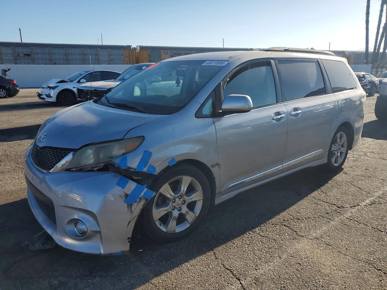 2013 TOYOTA SIENNA