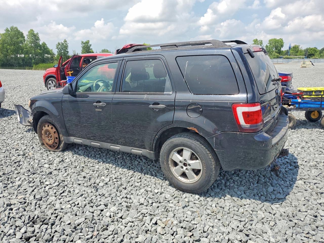 2011 FORD ESCAPE