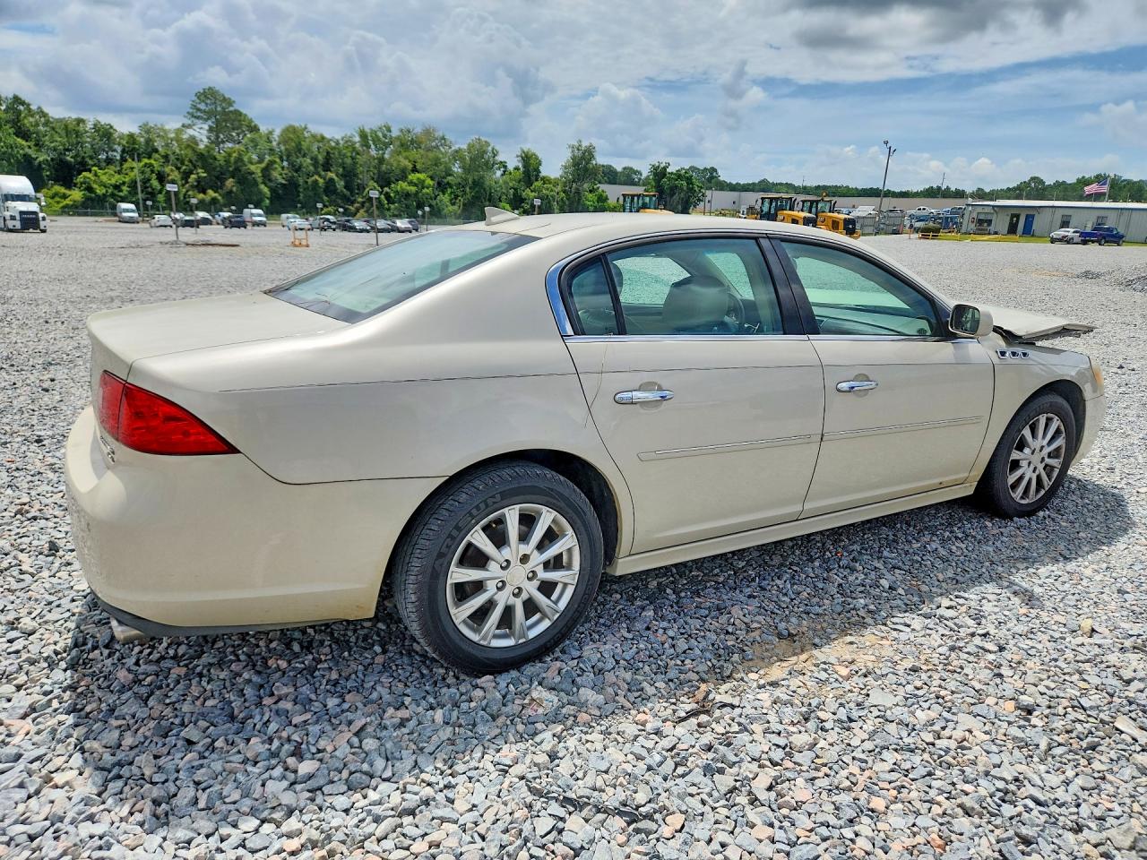 2011 BUICK LUCERNE