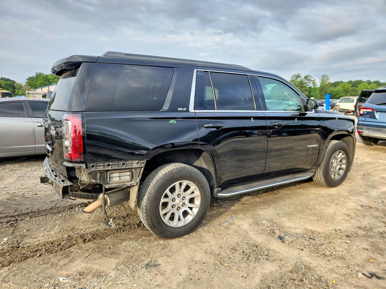 2016 GMC YUKON