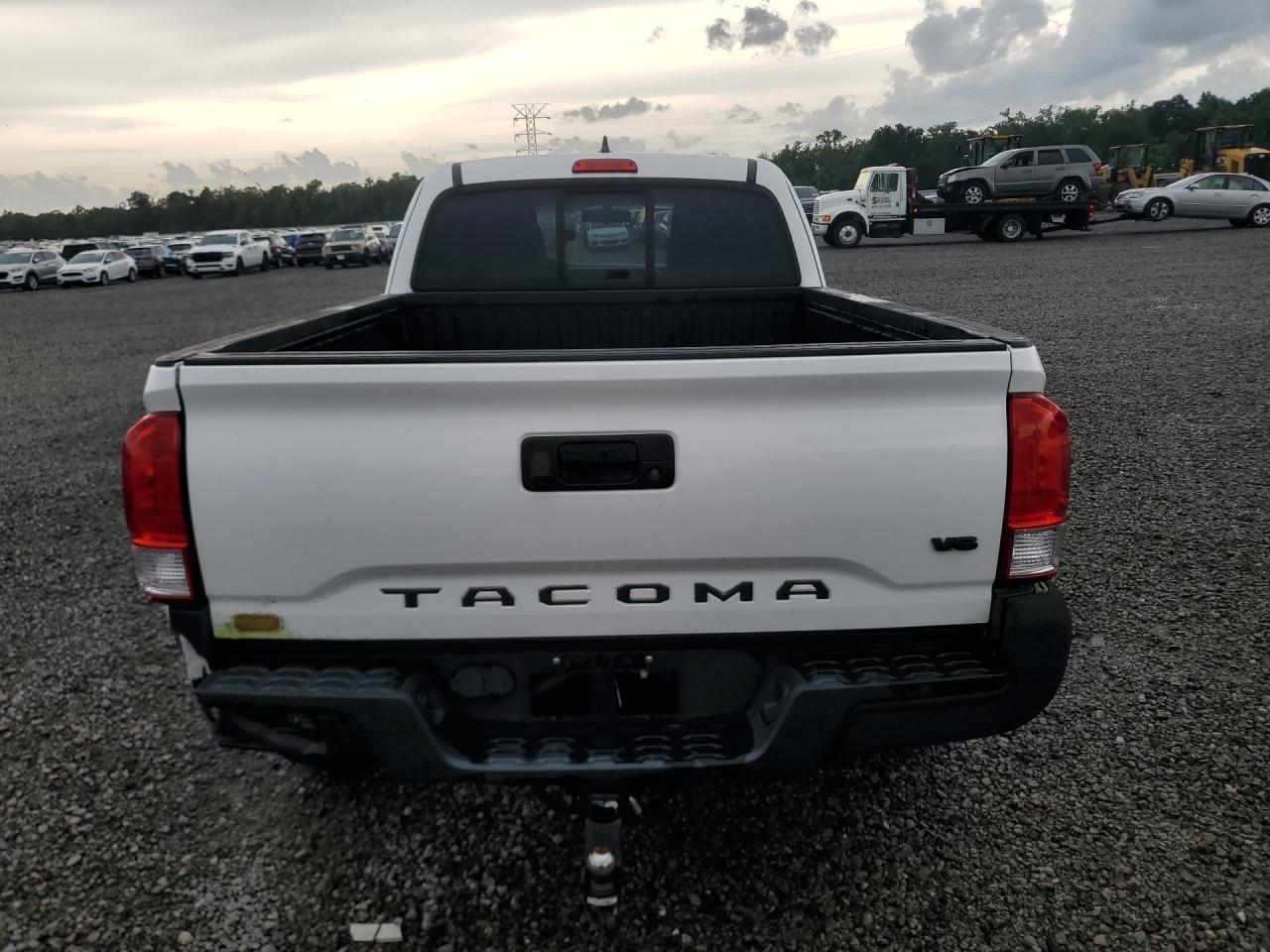 2016 TOYOTA TACOMA