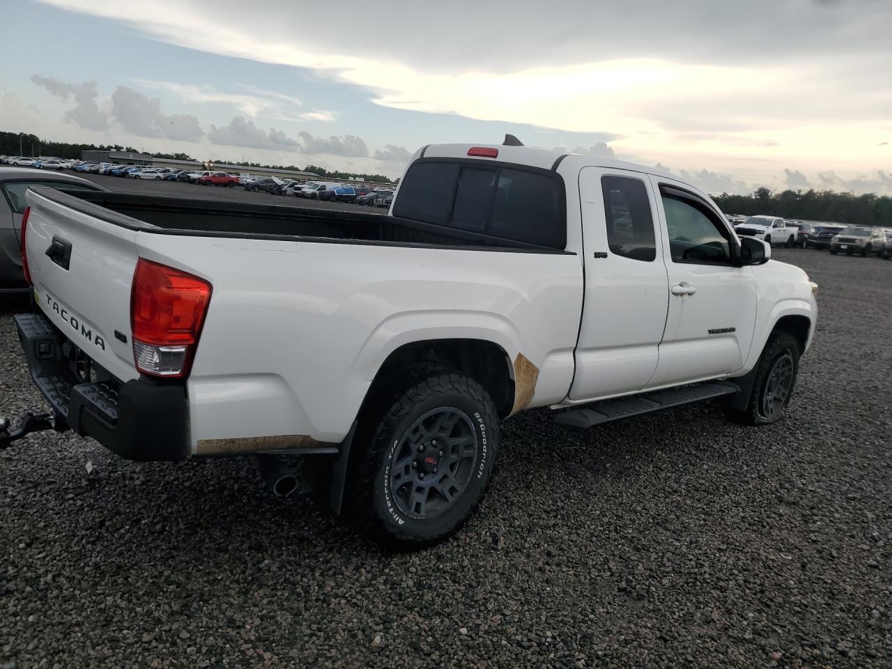 2016 TOYOTA TACOMA