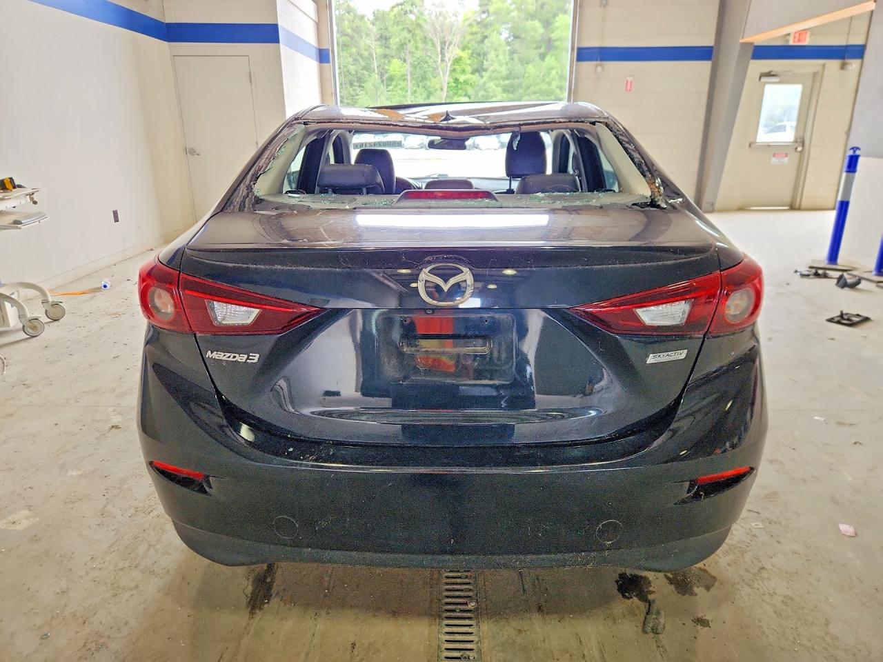 2018 MAZDA 3