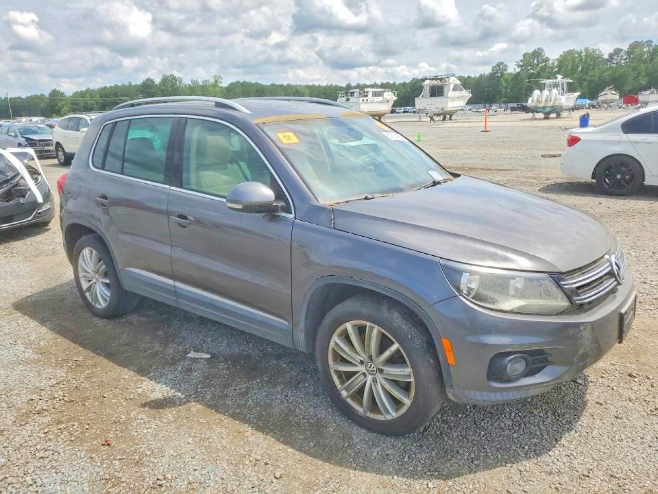 2012 VOLKSWAGEN TIGUAN