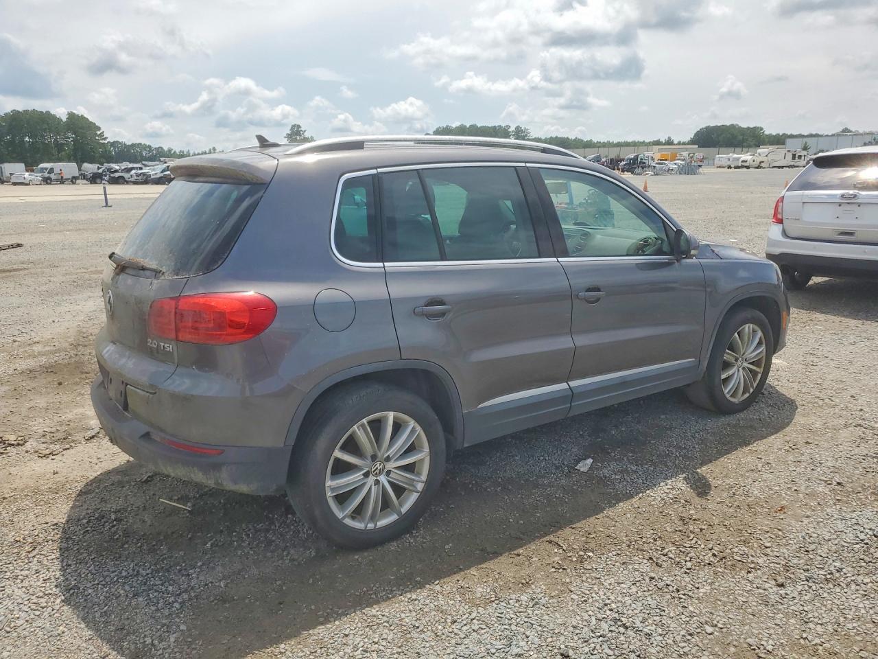 2012 VOLKSWAGEN TIGUAN