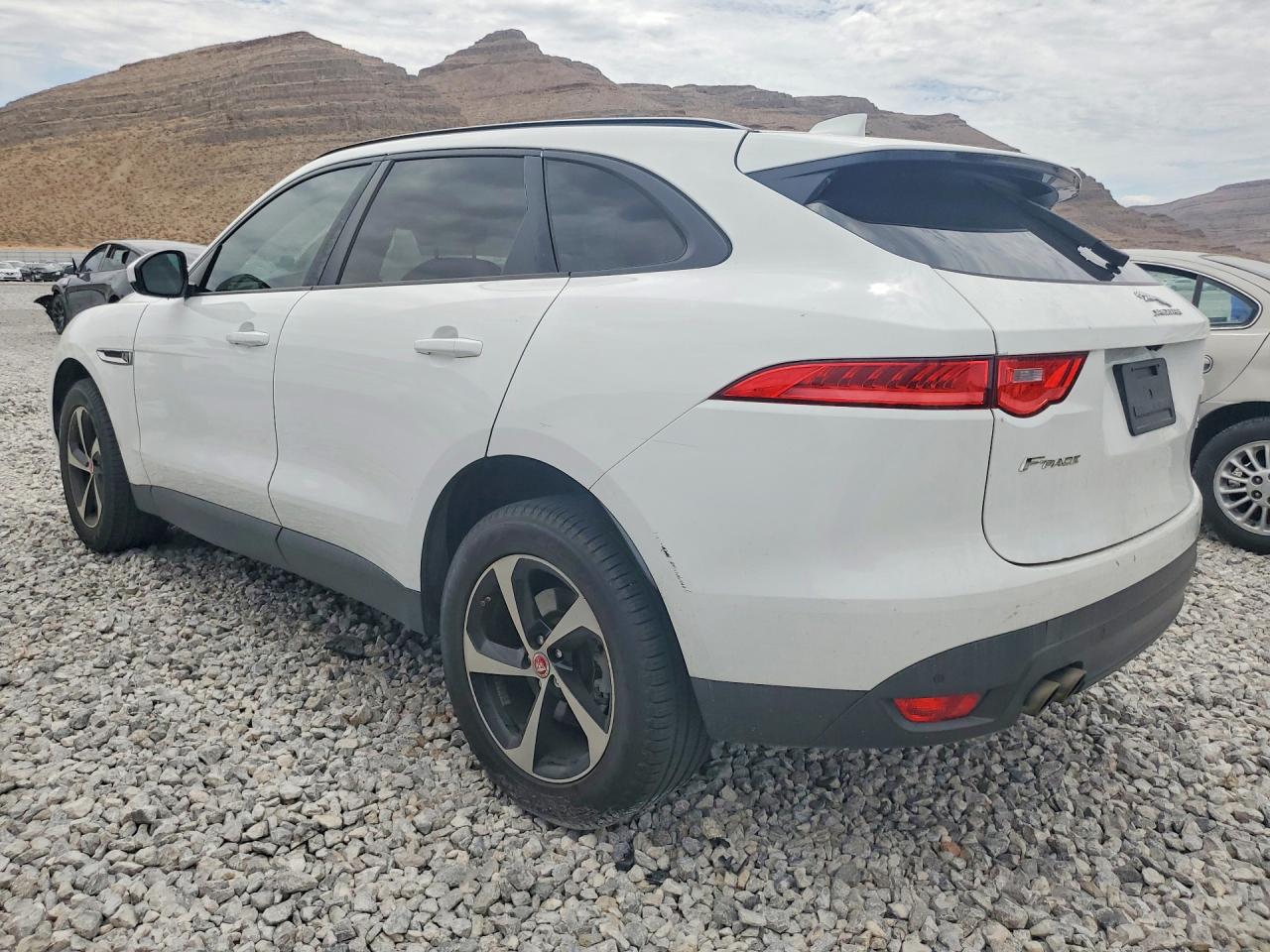 2017 JAGUAR F-PACE