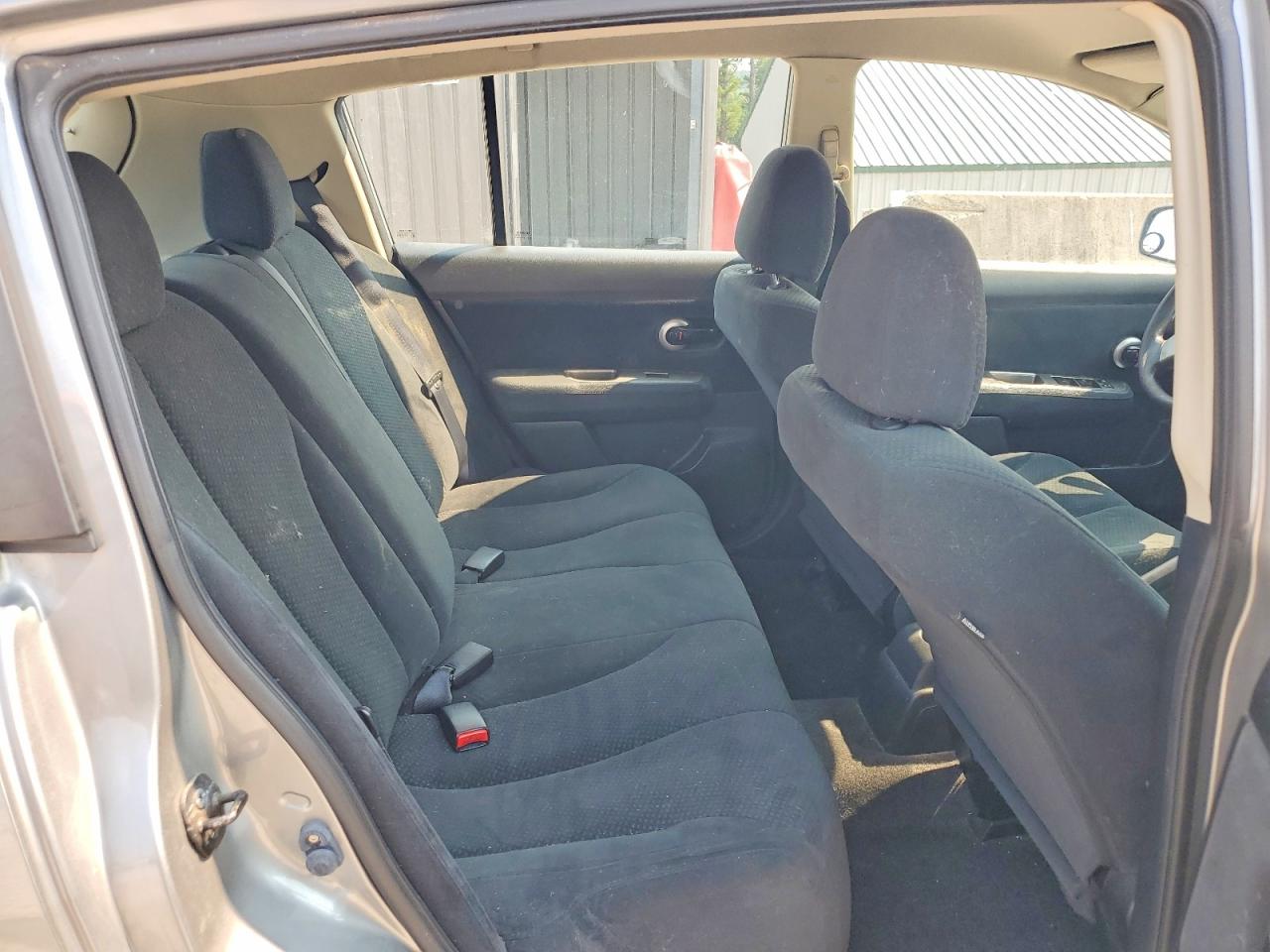 2011 NISSAN VERSA