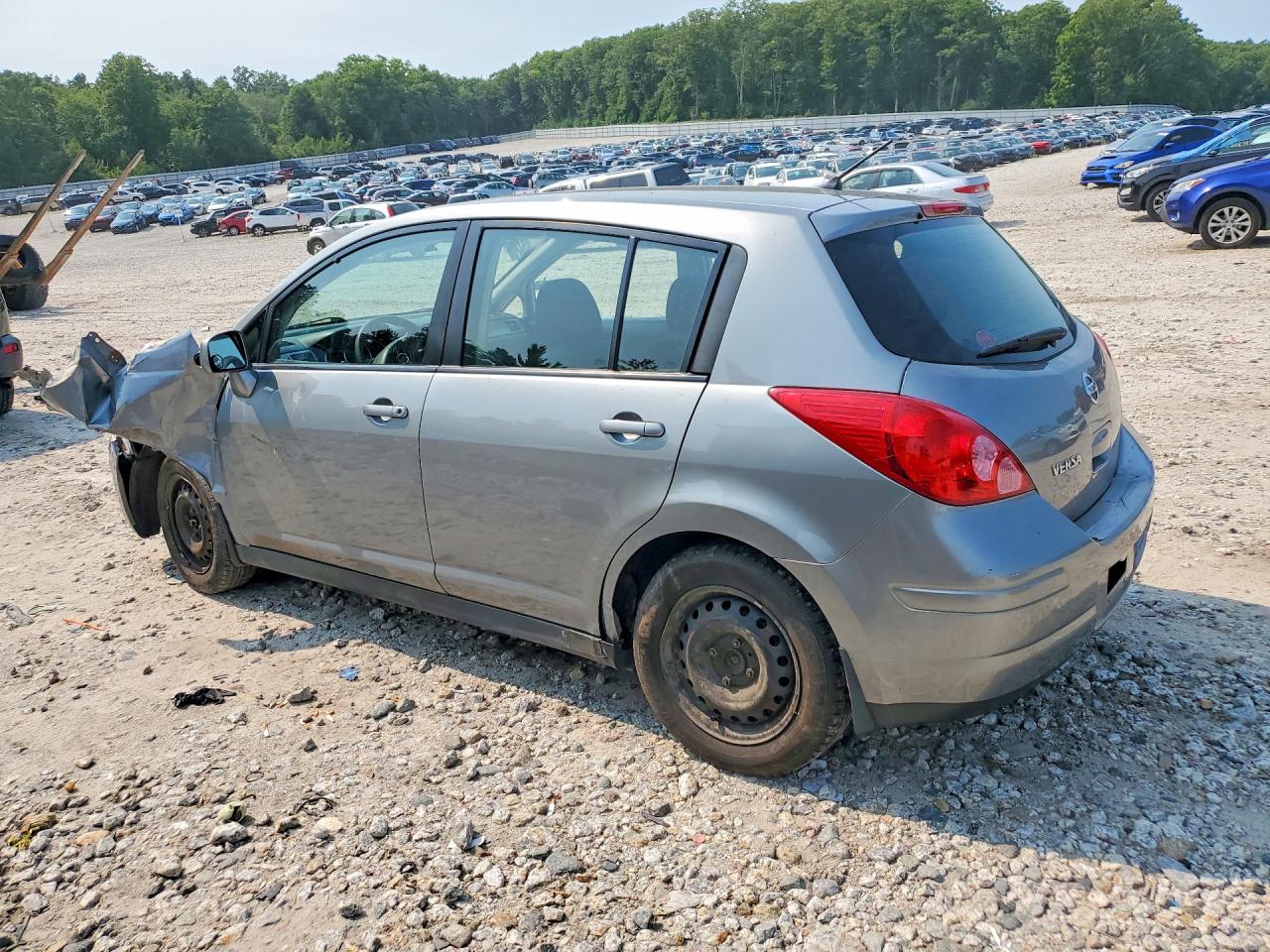 2011 NISSAN VERSA