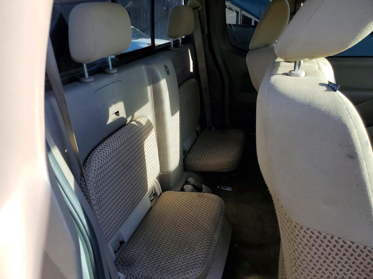 2015 NISSAN FRONTIER