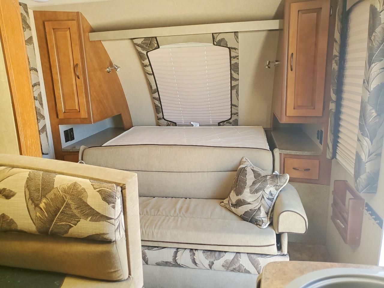 2015 LANCE CAMPER