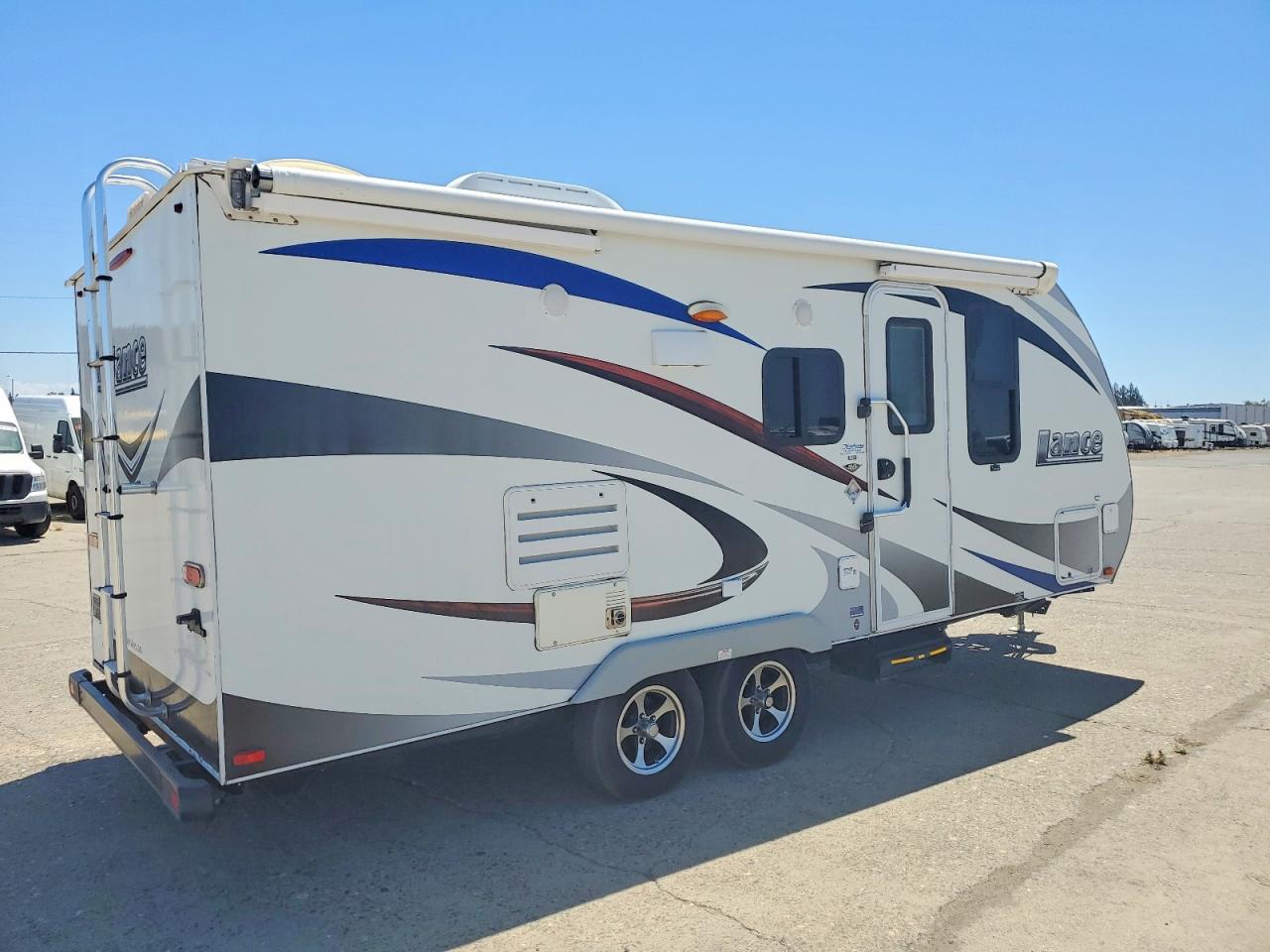 2015 LANCE CAMPER