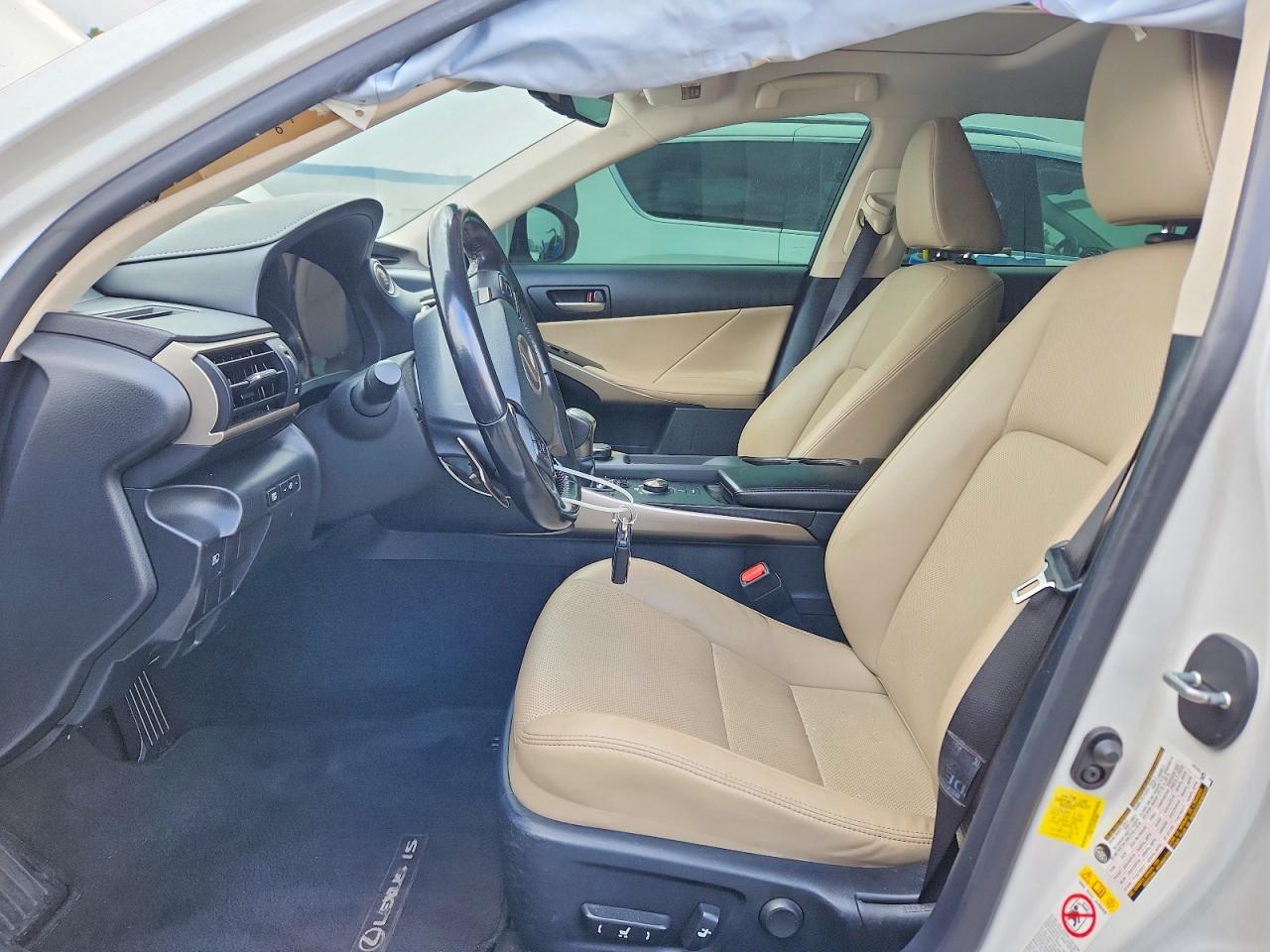 2017 LEXUS IS
