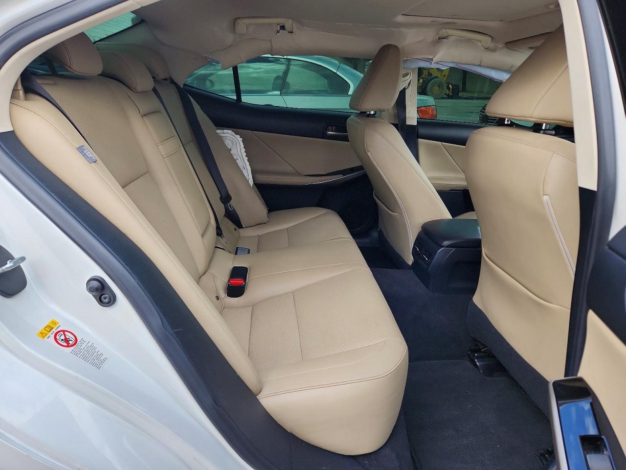 2017 LEXUS IS