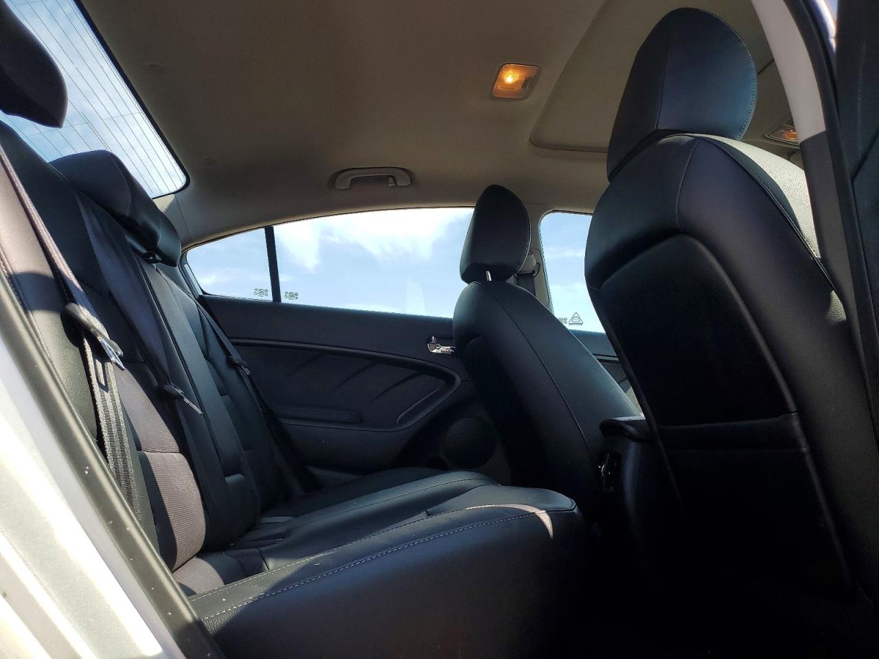 2017 KIA FORTE