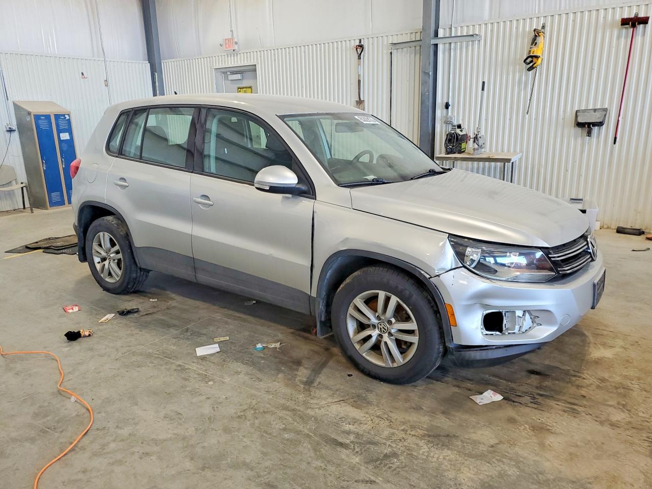 2012 VOLKSWAGEN TIGUAN