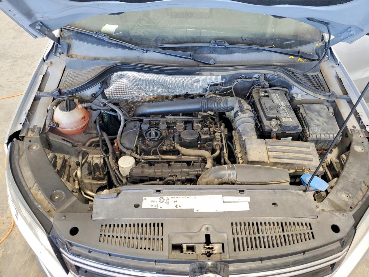 2012 VOLKSWAGEN TIGUAN