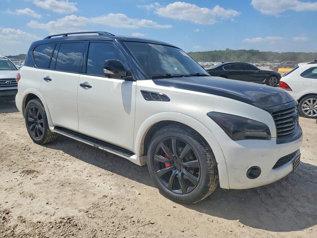 2012 INFINITI QX56
