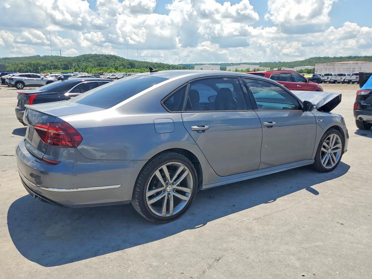 2018 VOLKSWAGEN PASSAT