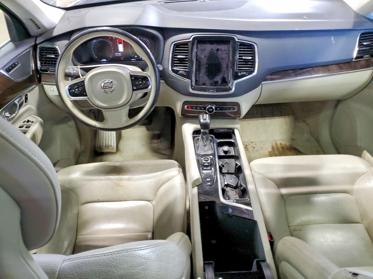 2016 VOLVO XC90