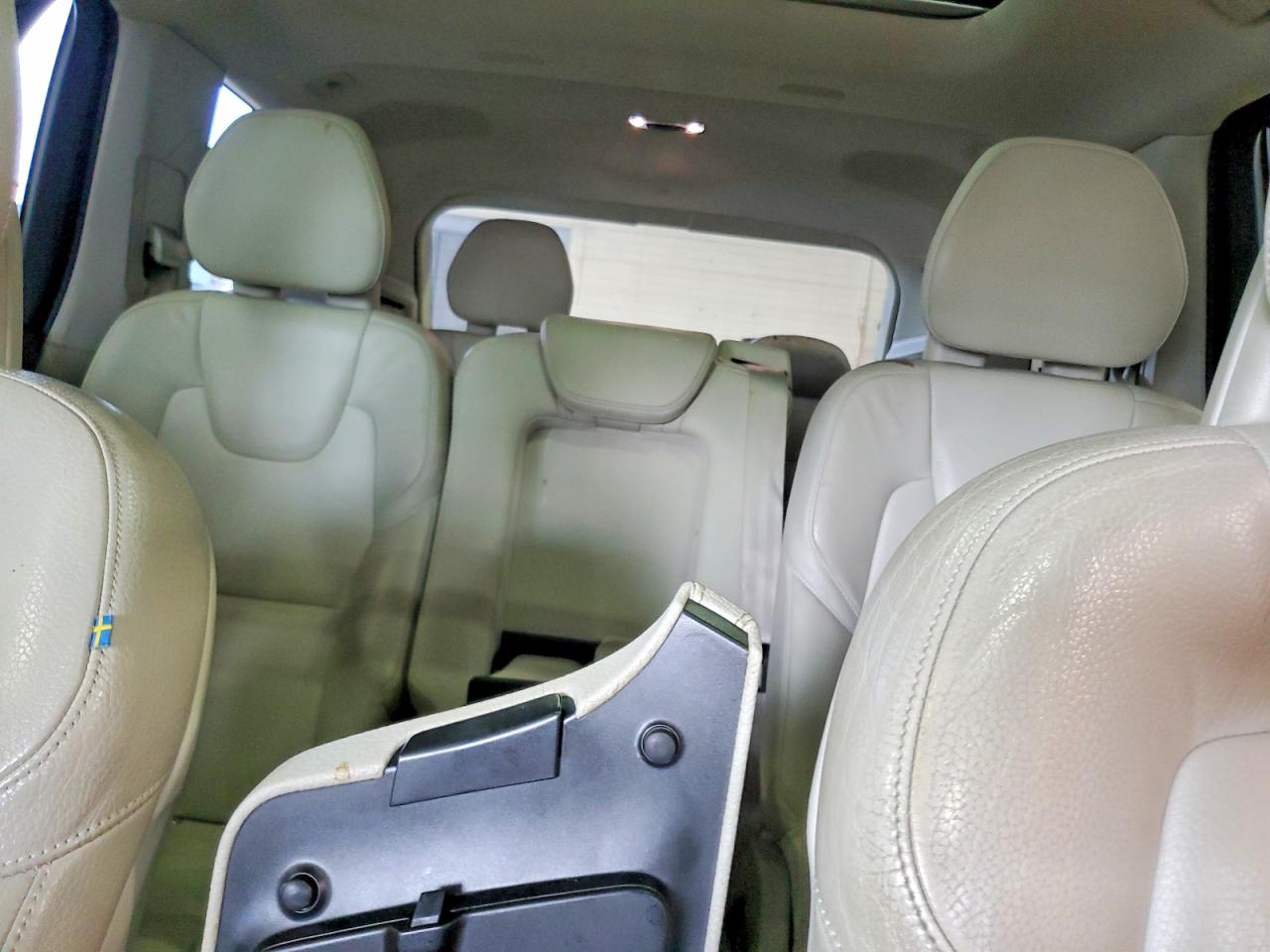 2016 VOLVO XC90