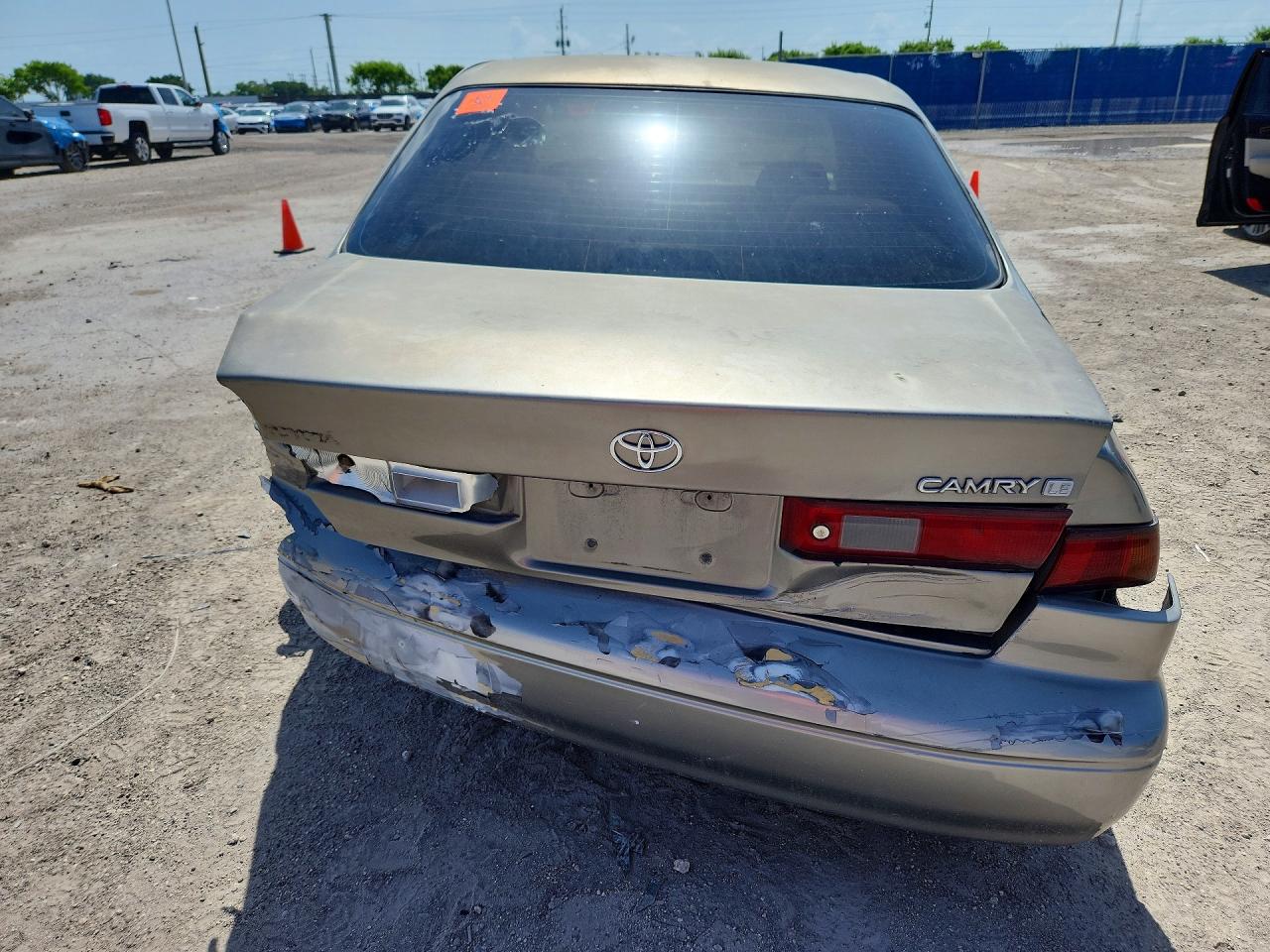 1998 TOYOTA CAMRY LE