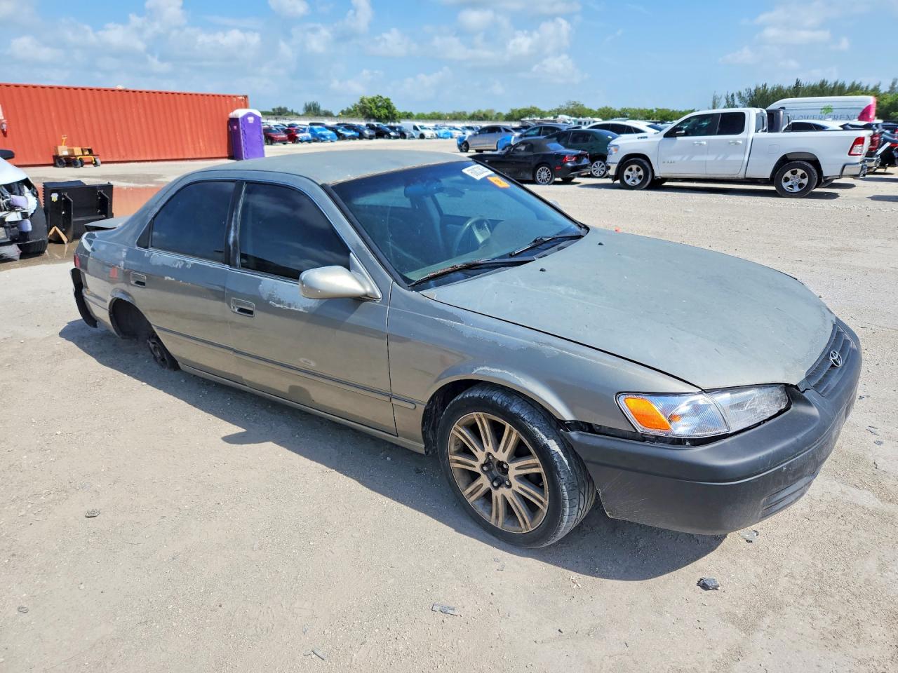 1998 TOYOTA CAMRY LE