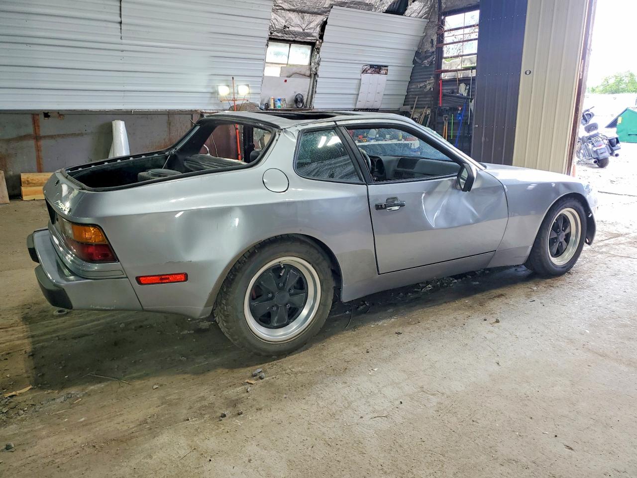 1983 PORSCHE 944