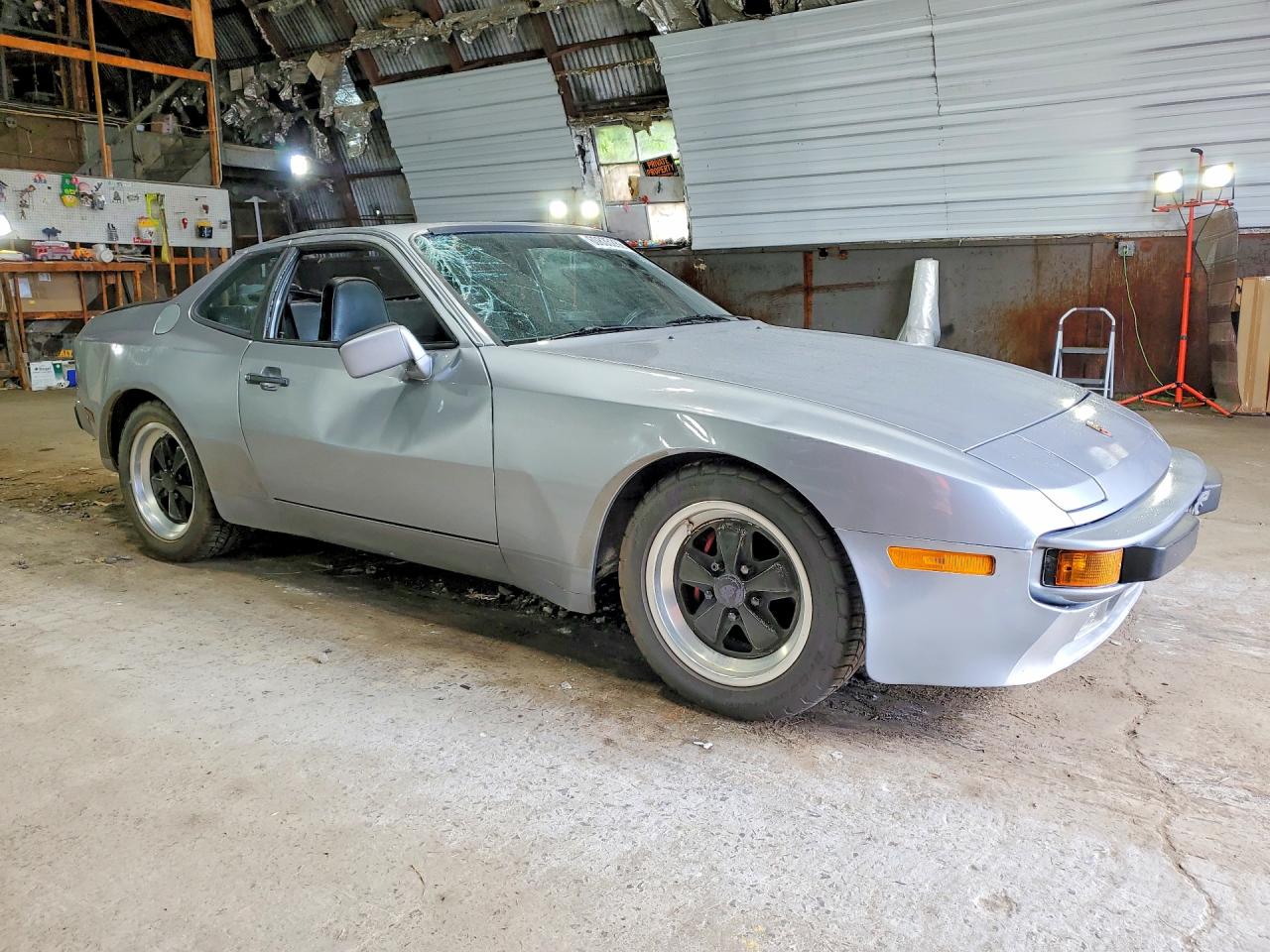 1983 PORSCHE 944